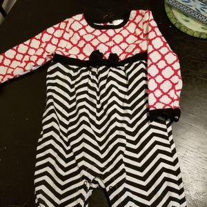 Red/black and white outfit